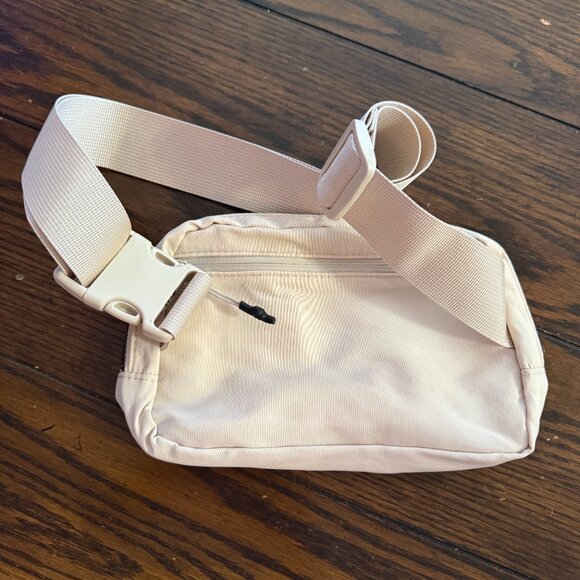 Women's NWT Primal Queen Fanny Pack Khaki with Pink Logo - Picture 5 of 6